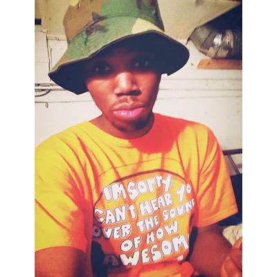 I play basketball I'm funny asl I'm a freak oI can dance n sing birthday Feb20 Kik me@bands23 follow me & I will follow back fr