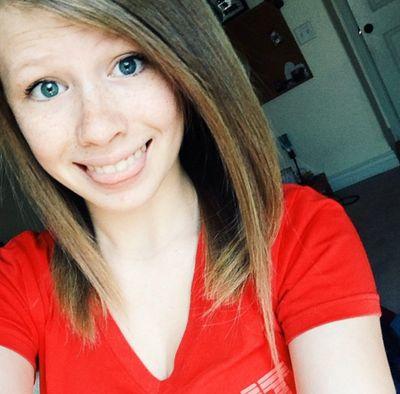 •Hey i'm Mac! •Junior RSHS •Varsity Cheerleader •Track •Concessions@SDC