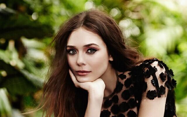 Hija de Olymer Tyrell y Lysa Meadows. Dama de compañía de la reina. Cállate, que no me escucho. #Rol #CdHyF #SpanishFakeWesteros