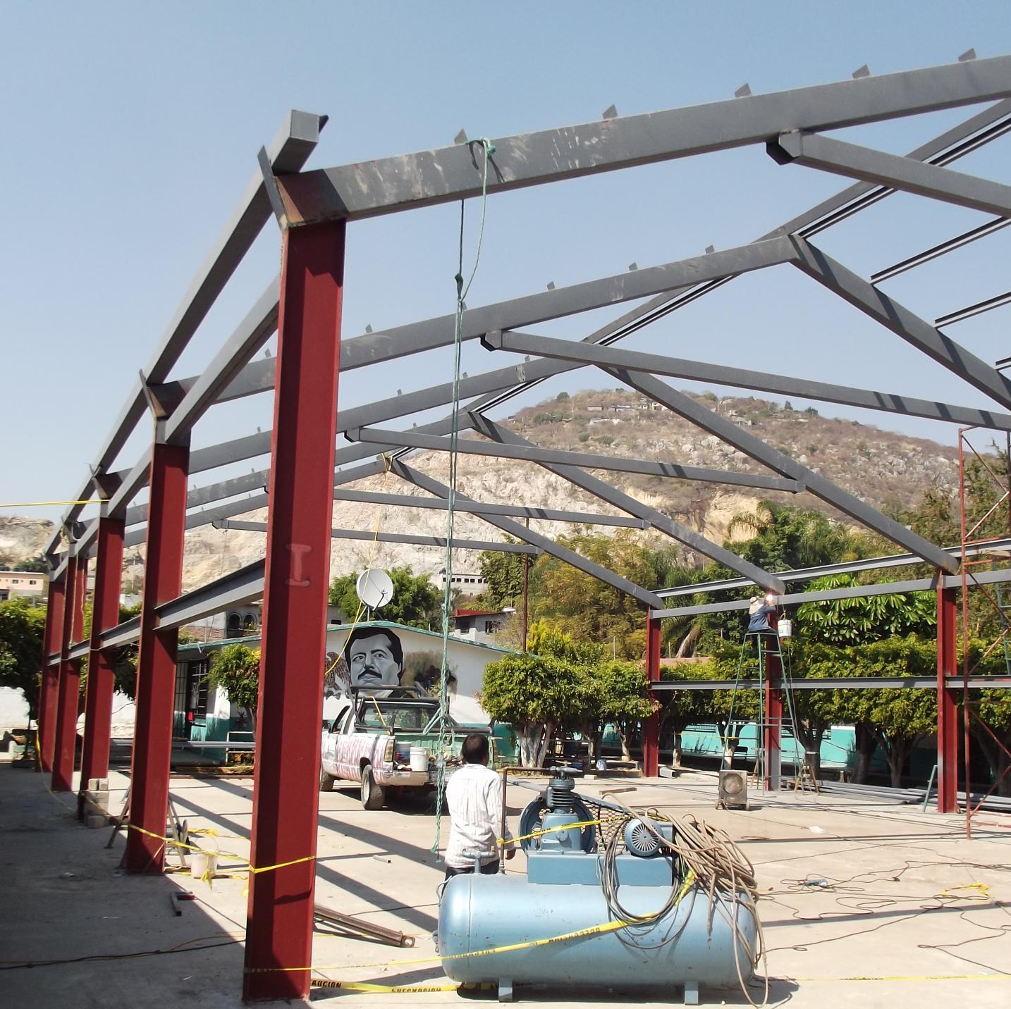 CONTAMOS CON TALLERES DE HERRERIA, ALUMINIO Y SOLDADURA PESADA ( EDIFICACIONES Y NAVES INDUSTRALES ETC. )