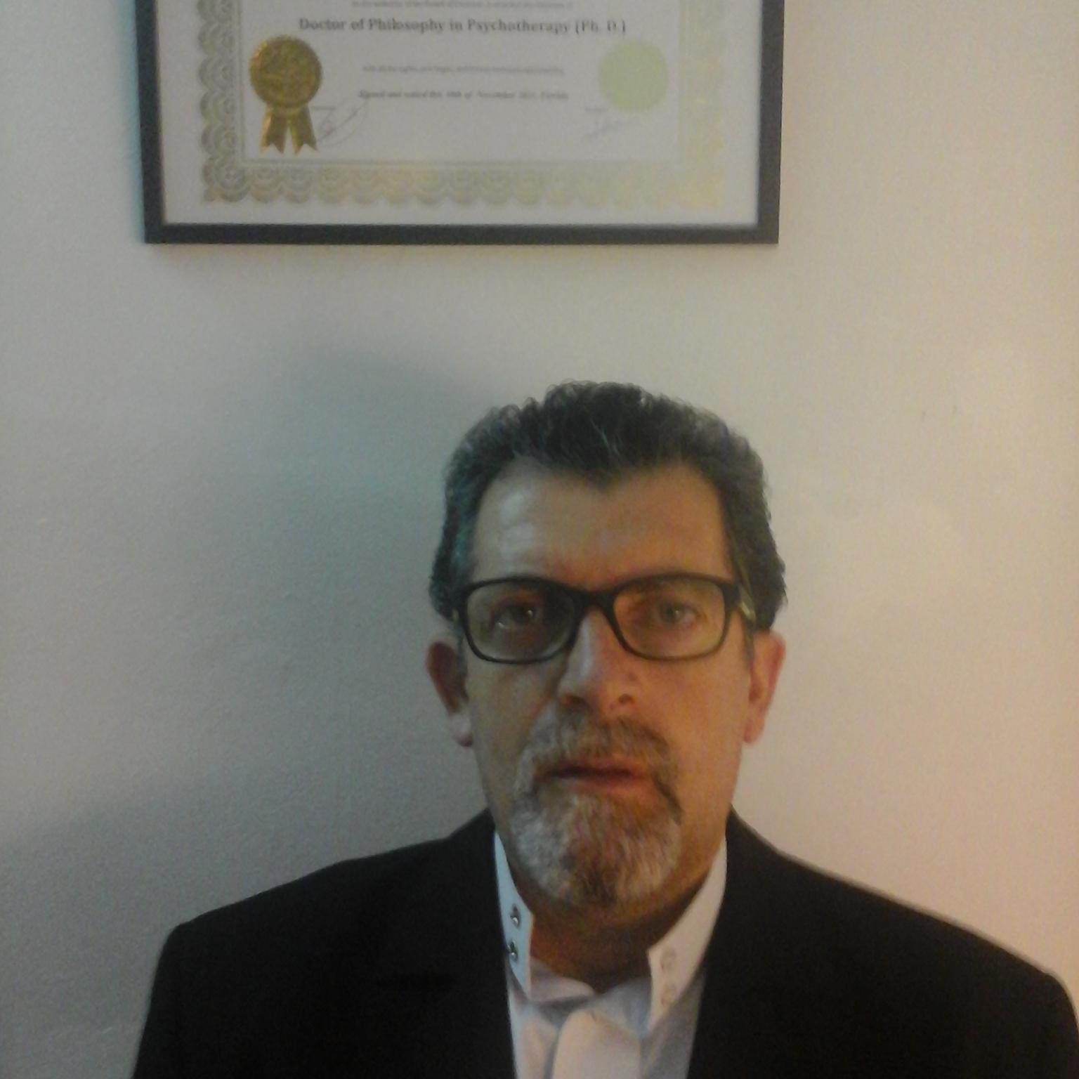 RafaelHonorato5's profile picture. Doctor en Filosofía,Psicoterapia Ph.D.,Master en Psicologia Humanista,Hipnosis Clínica,PNL,Biofeedbak,Coaching Emocional,Deportivo,Crecimiento Personal.