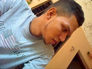 Me DUELE la mente, de tanto IMAGINARTE aquí, a mi lado....