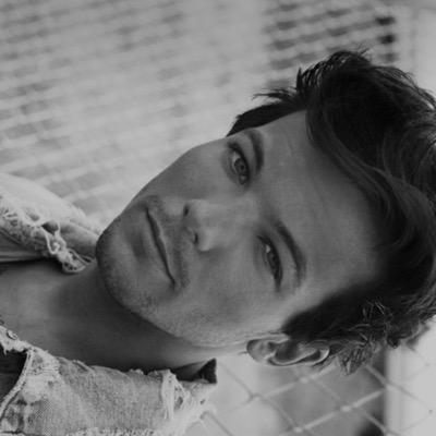 this is a free follow acc, so follow @edwhxrry