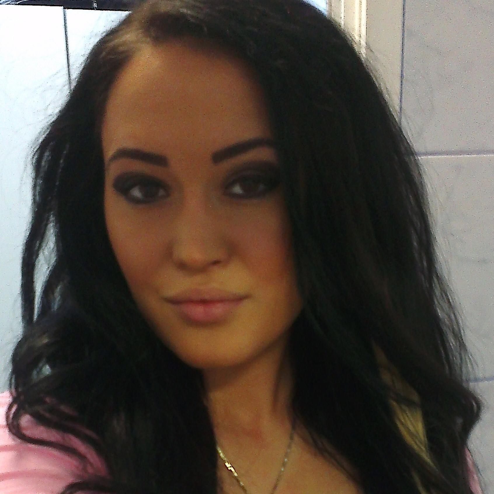 OaanaElena's profile picture. 