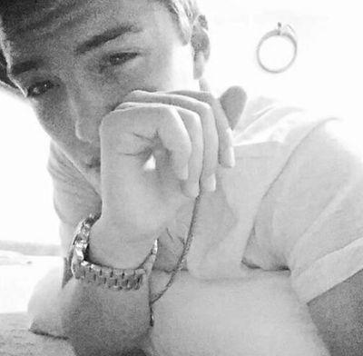 Derek_Mearalo's profile picture. Her....She's Perfect