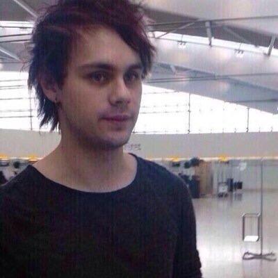 FOLLOW @convictclifford PLEASE