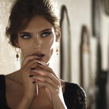 28. Dueña de un imperio. 'Monsters are real, and ghosts are real too. They live inside us, and sometimes, they win.' [+21] #sexrol