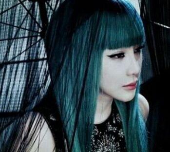 Main Vocalist - 2NE1                                                     Vampireza. || Monster Academy.