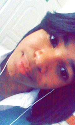 Uno aprende a ser feliz cuando entiende que estar triste es perder el tiempo.(Directioner) and (Belieber) my dowfall - Harry styles, I'm crazy with jbalbin...