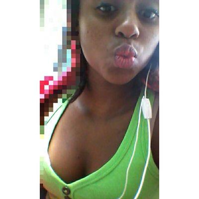 nome: tifany 
idade : 13 
so fofa  de mais