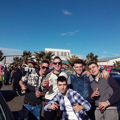 *Nunca es tarde si la fiesta es buena* instagram: Raul_L_Samanes