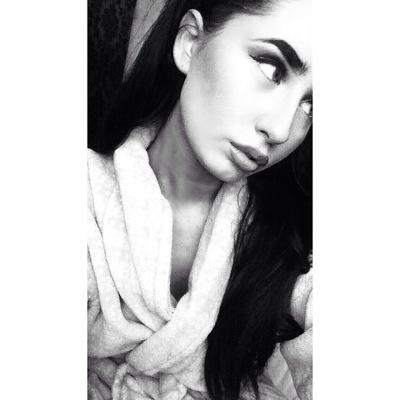 singer/dancer/pro[crastinator] i may or may not enjoy the world of beauty, hmmm.