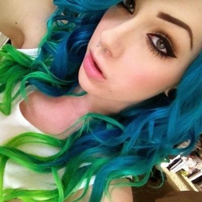 Kara//18//Bi//Single