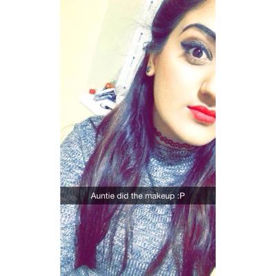 FOLLOW @Essy1996 !! will follow everyone back !