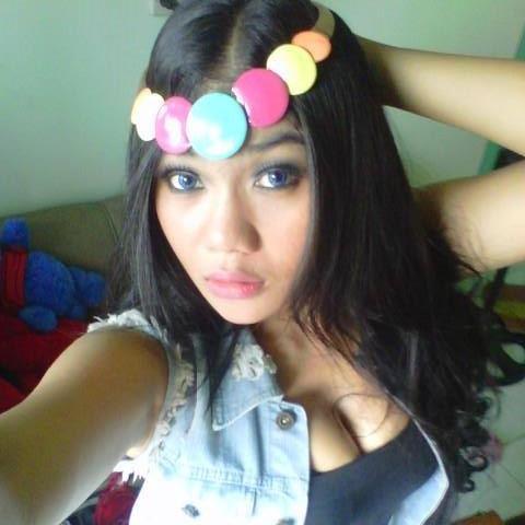♥Follow Me ya ♥siapa tau kita jodoh ☺♥ :*