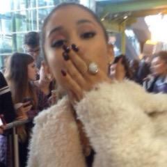 daisyftgrande's profile picture. 