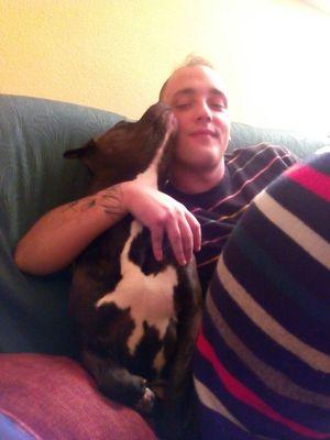 Mucho moderno mucho maricon, con flequillo y dilatacion.