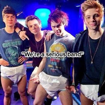 FANFIC DE 5SOS - http://t.co/9xJVf9c117