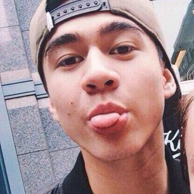 follow @angelcliffords if u wanna get freaky