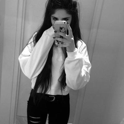 woahfaux's profile picture. 