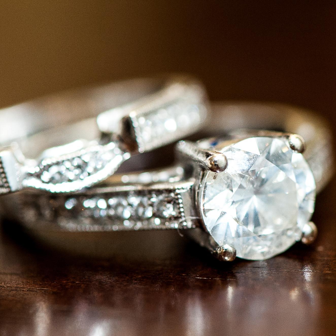 Photographer.weddings, newborn,glamour,portraits,events.