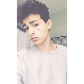 omgwhitxsides's profile picture. jacob is my mcm every monday (ू•ᴗ•ू❁)