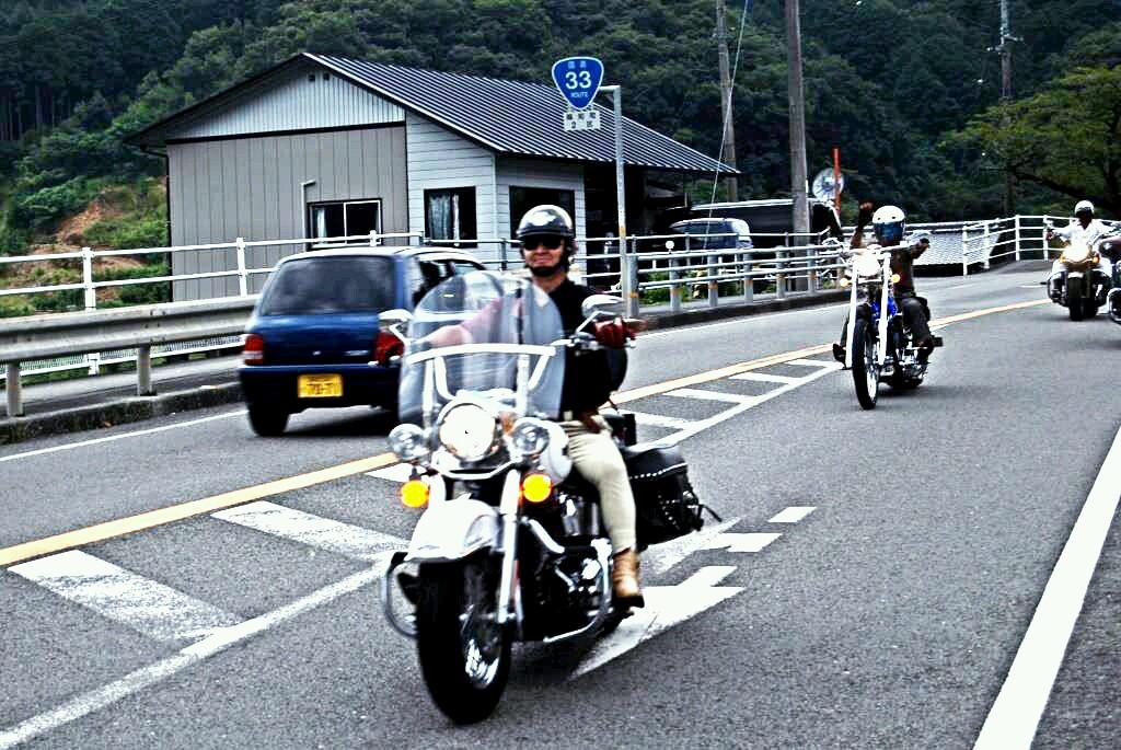 56年生seoul産　harley davidson旅行家。風の吹くまま気の向くままに... http://t.co/d3twCl3HSR http://t.co/uLsrIIdg1e…