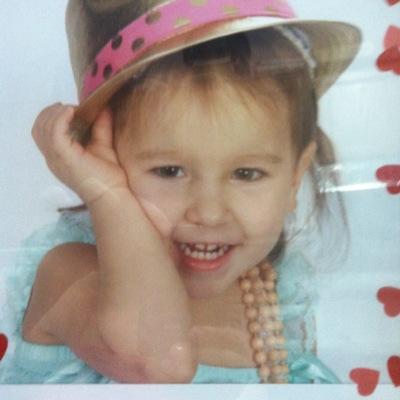 crystaleenikki's profile picture. 