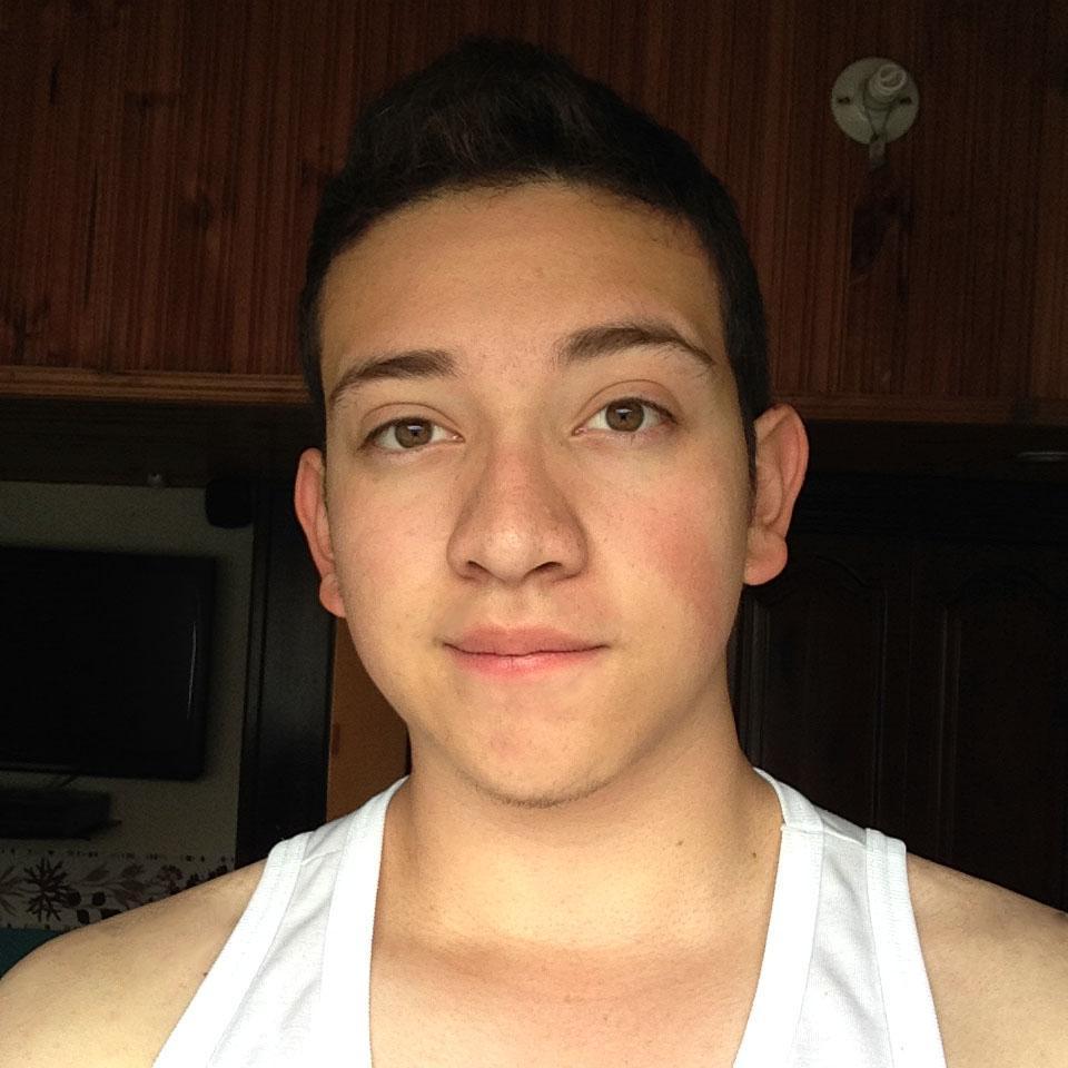 Dagont_'s profile picture. Estudiante de ingeniería de sistemas, Whovian, Jugador de Dota 2 y amante de peliculas de culto. Hablo inglés, español y un poquitín de alemán!