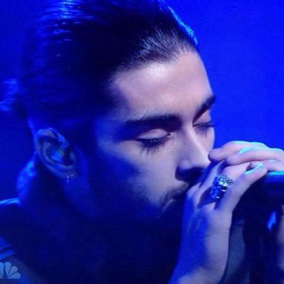 follow @ziamgoId she gave you this free follow! she follows back.