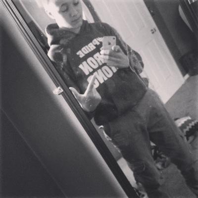 Ohio Single Kik:maxjeromemason Shoot plastic round thing at pepole for fun ♦️♦️
