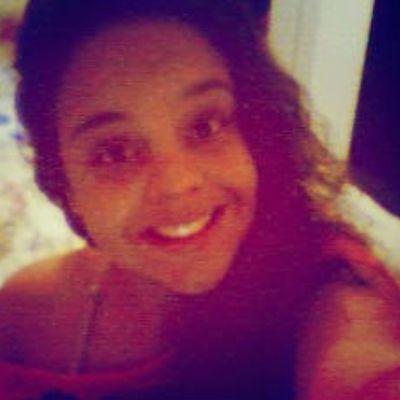 'Você sorri,porque Eles sorriram,vc se emociona a cada música, vc se orgulha ao ver  uma apresentação .. directioner aqui
Mrs. Malik        wats 19 999403206