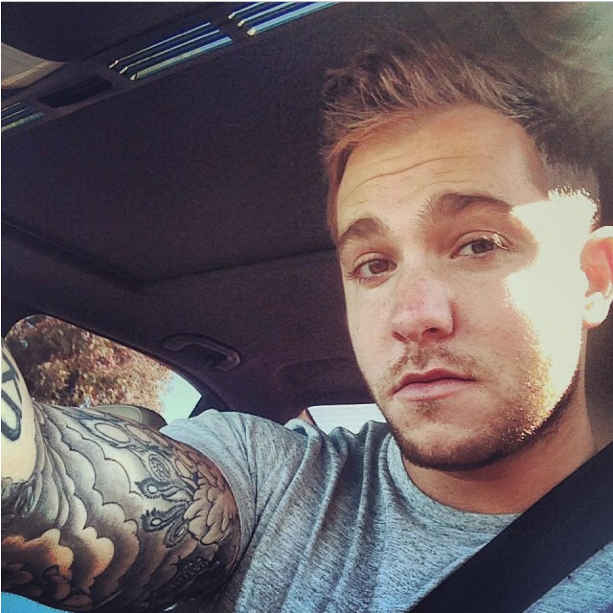 corbbenz's profile picture. I'm 23 with a money tree