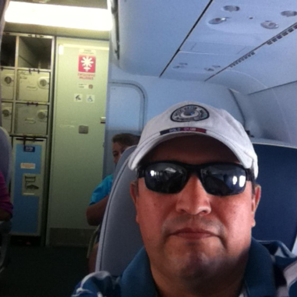 Fernando Sanchez (@sanchez2107) Twitter Adesivo De Deficiente Auditivo ~ Fernando Sanchez (@sanchez2107) Twitter