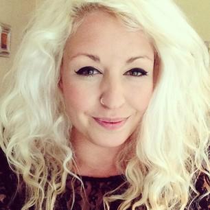 39 years old ,Make up Artist , mother of two beautiful girls . love to cook , read and spend time with my family. follow me for daily make up tips and tutorials