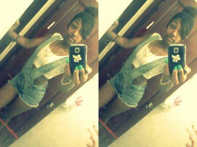 ♥♥♥ mY nAmE IS RaYsA aLeXaNdRa   I lOvE ChRiS  BrOwN aNd DrAkE.!!! nEqRa cHuLa  (doMiNiCaN)