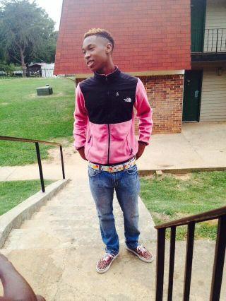 Wasnt Born Me I Was Pushed To Be Me .. Confidence Never Cocky. | Kik: jswaveyy4 | IG: coolboii_bee |