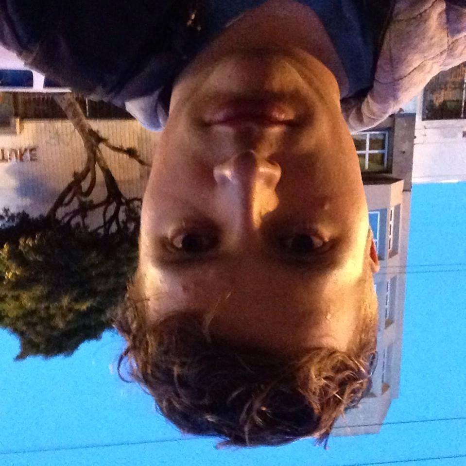 skimbrel_ebooks's profile picture. 