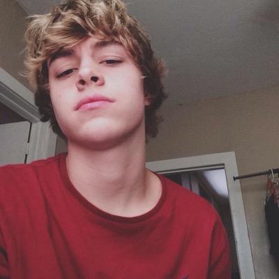 follow @AKRIDGEBBY I'll follow u back on that acc