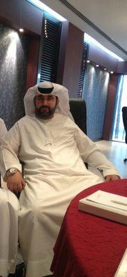رفيقي اللي من الربع المواليني
لو غلطته عمد قلت اخطا وهو ساهي
اعالجه مثل ما اعالج مرض عيني
لوكان تفقد بصرها مالي الاهي
