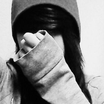 Fizzy Family. songwriter. emo. bands. undead til the day i die ❤