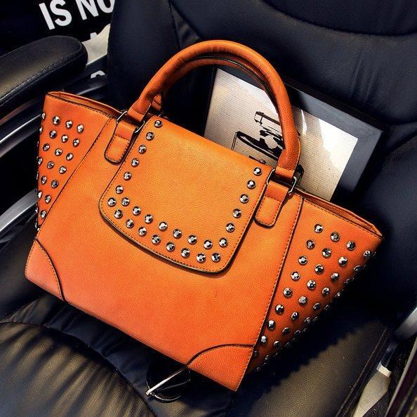 Jual Tas Import Murah... Utk order or tanya2 bs contact via BBM : 28F98379 - WA : 087886470677 - Line : mamamia.project