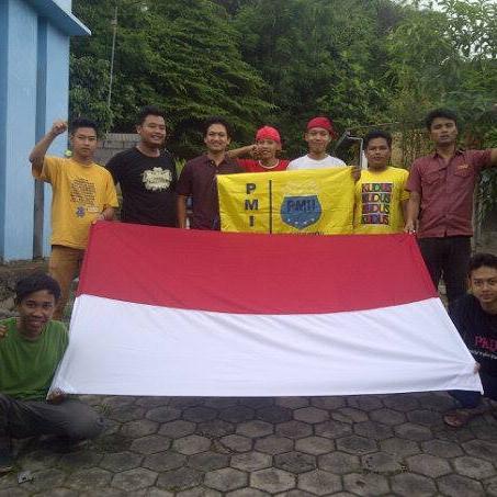 Rumput hijau pepohonan Siapapun betah disitu Memberikan perlindungan Menuju keseimbangan
Lalu ia memberi oksigen tanpa pamrih
#KAMI MUDA TAPI KAMI PUNYA ARTI