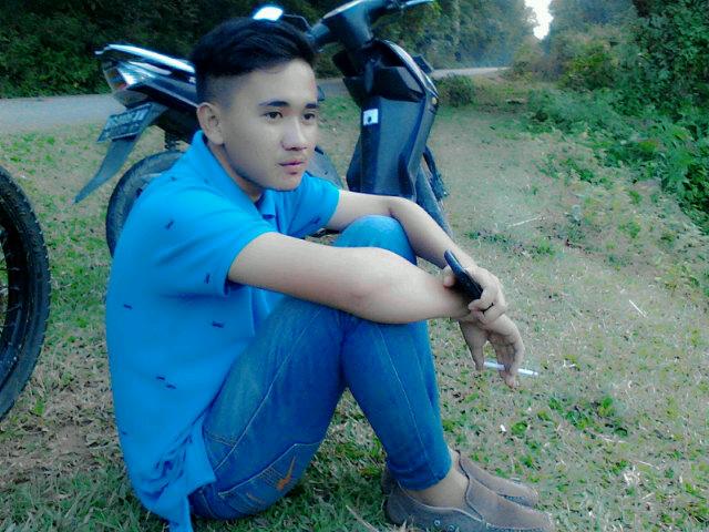 Deri_cmewew's profile picture. 