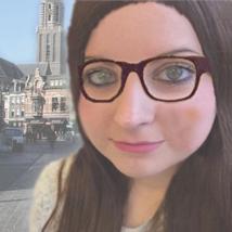 Vrouw, 19 jaar, blond, single, studente, bi-seksueel, uitgaan, feesten, shoppen, ik volg iedereen terug die mij volgt!