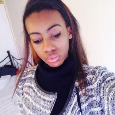 Beauty & Fashion Vlogger | 15
