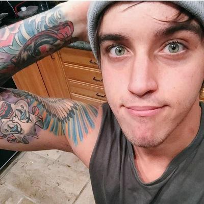 ❤️I want Beau to drive his vroom vroom up my bum bum❤️