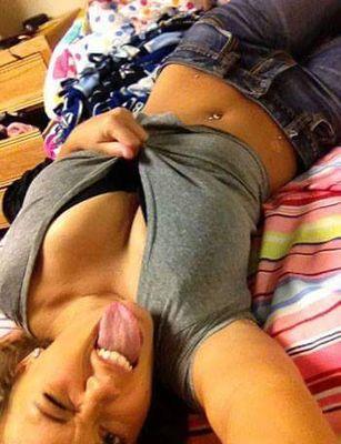 sexyece's profile picture. Canımı sıkanın penisini sıkarım!