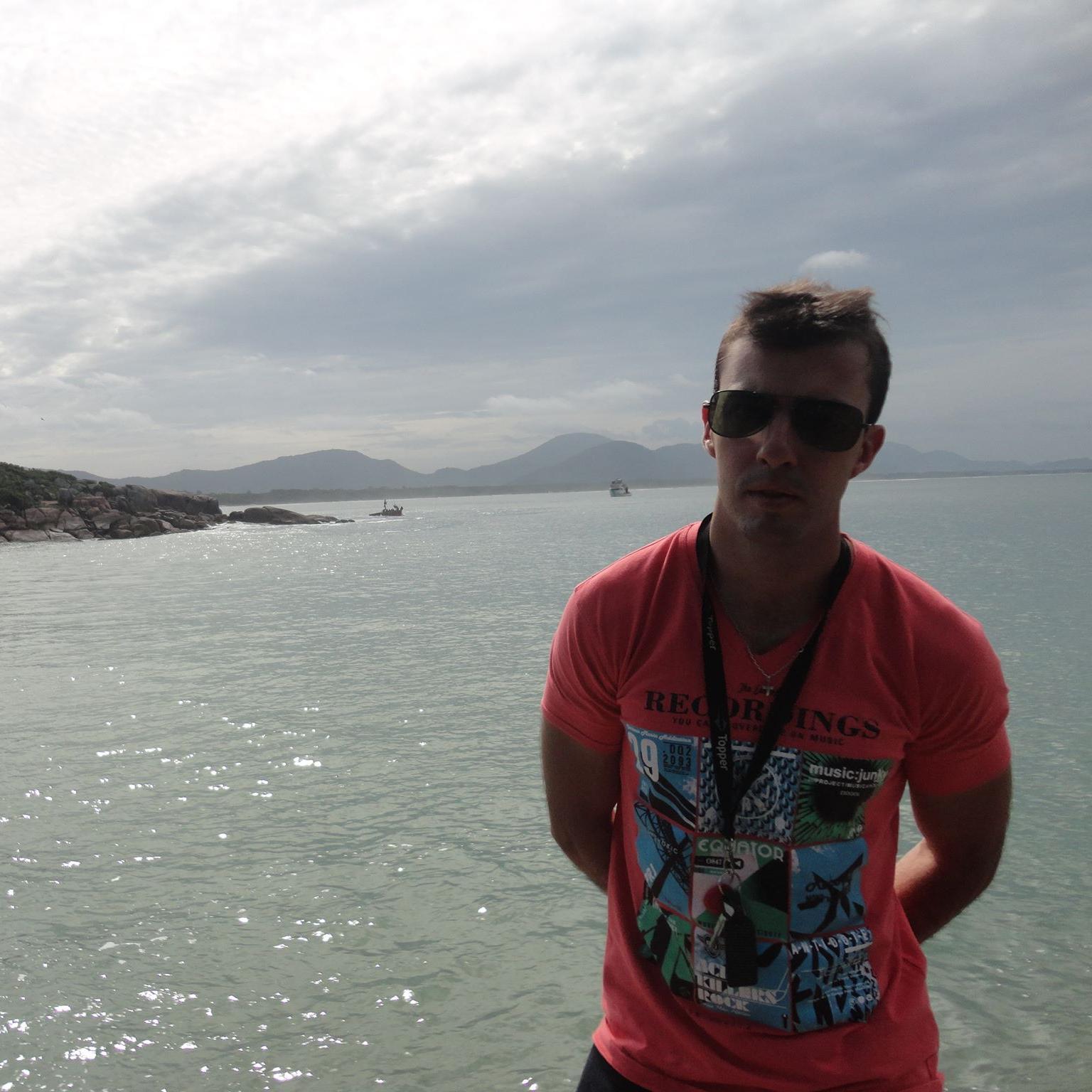 santiagombaez's profile picture. 