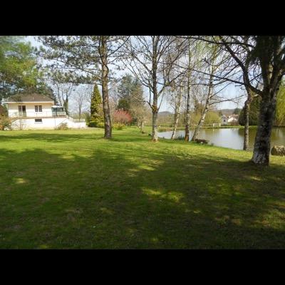 FAMILY HOLIDAY WITH PRIVATE FISHING LAKE. 2 bedroom self catering gite for up to 4/5 ppl.Small private fishing lake ideal for family/beginners.Carp to 27lb.